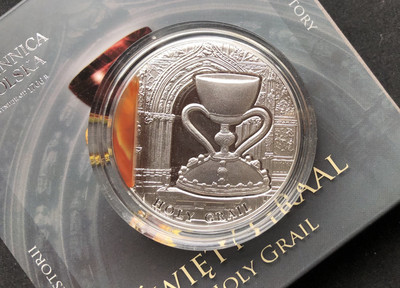 【随心拍&GetCoin】现代金银币拍卖第二十五期 【纽埃】2013年2新西兰元，2盎司 神秘历史—“圣杯”镶嵌大块天然红玛瑙 精制银币