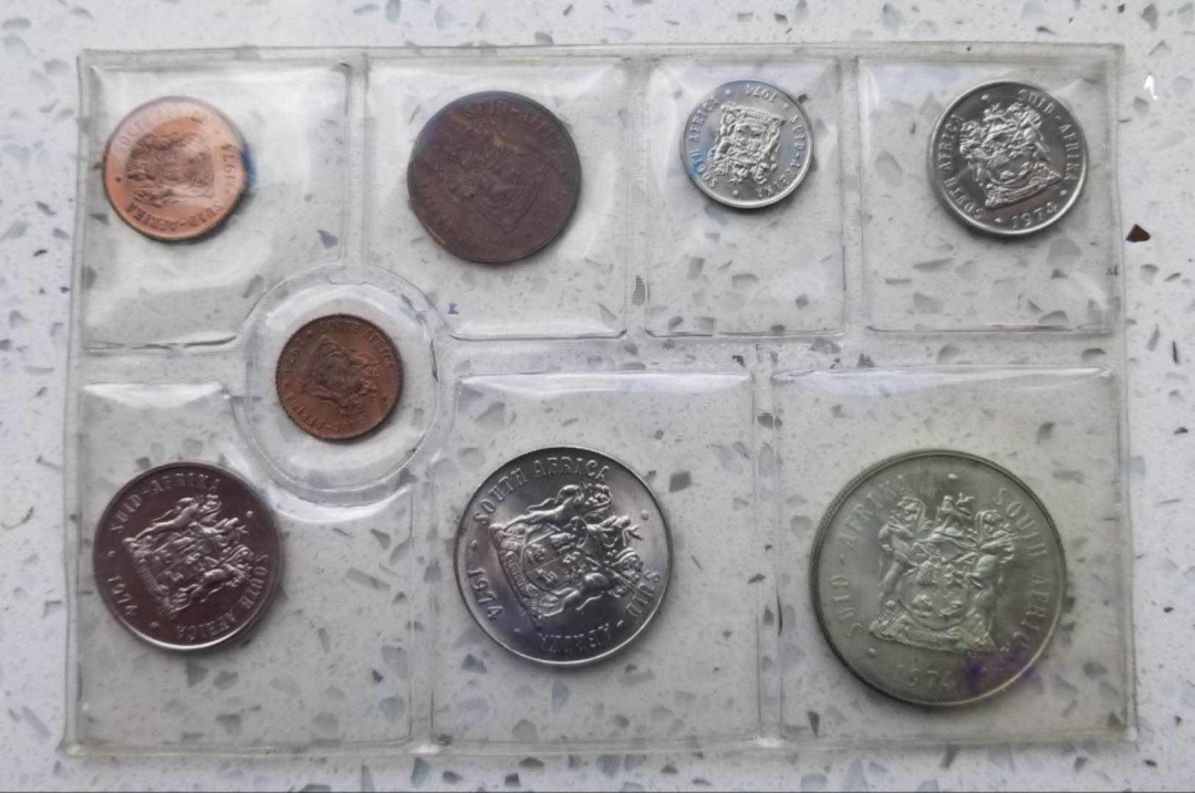 【币观天下】第七十六期拍卖 【南非】1974年硬币全套8枚，含比勒陀利亚造币厂50周年15克银币1枚