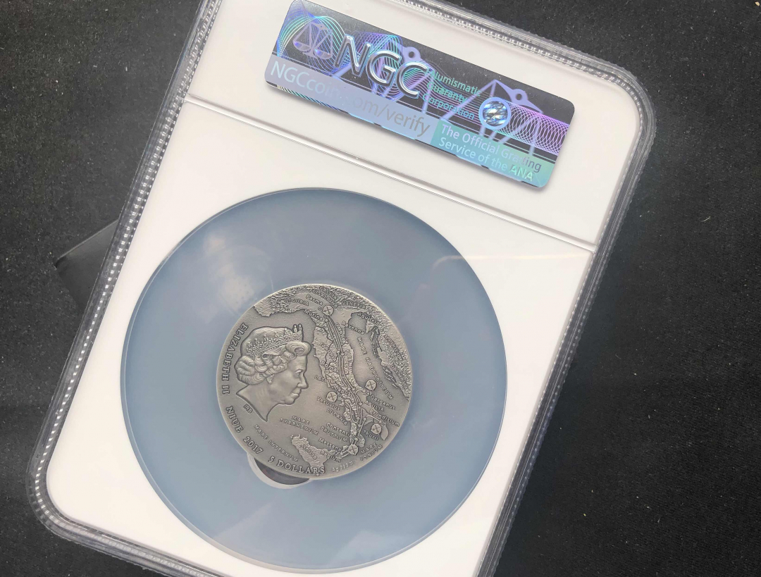【币观天下】第七十六期拍卖 【纽埃】斯巴达克斯2oz仿古高浮雕银币【ngc70】