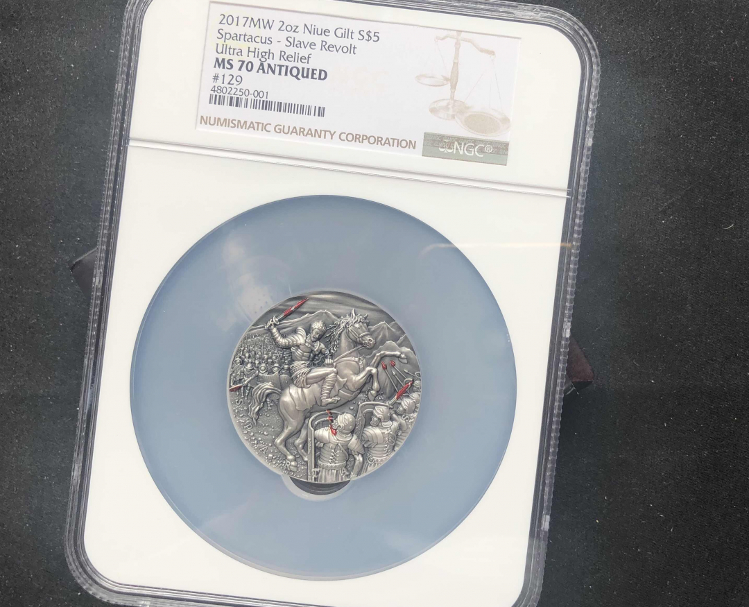 【币观天下】第七十六期拍卖 【纽埃】斯巴达克斯2oz仿古高浮雕银币【ngc70】
