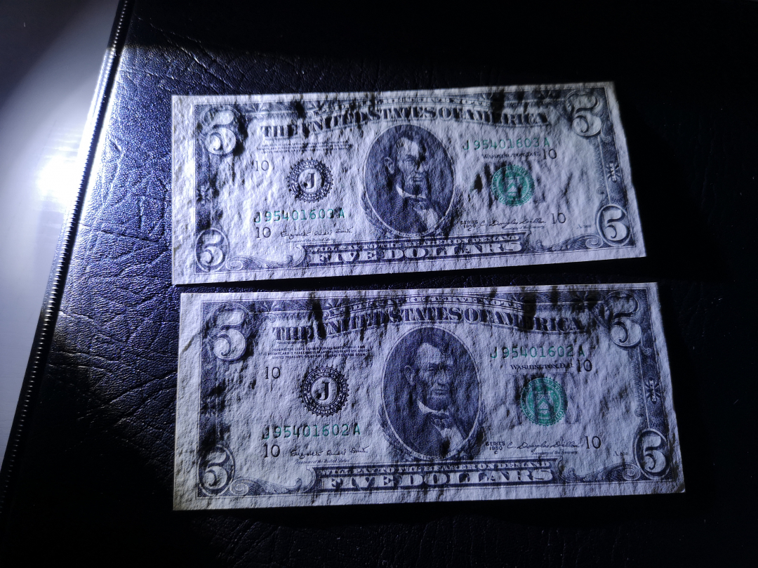 《外钞收藏家》第七十一期拍卖 1950年小头美元 连号两张 au品相