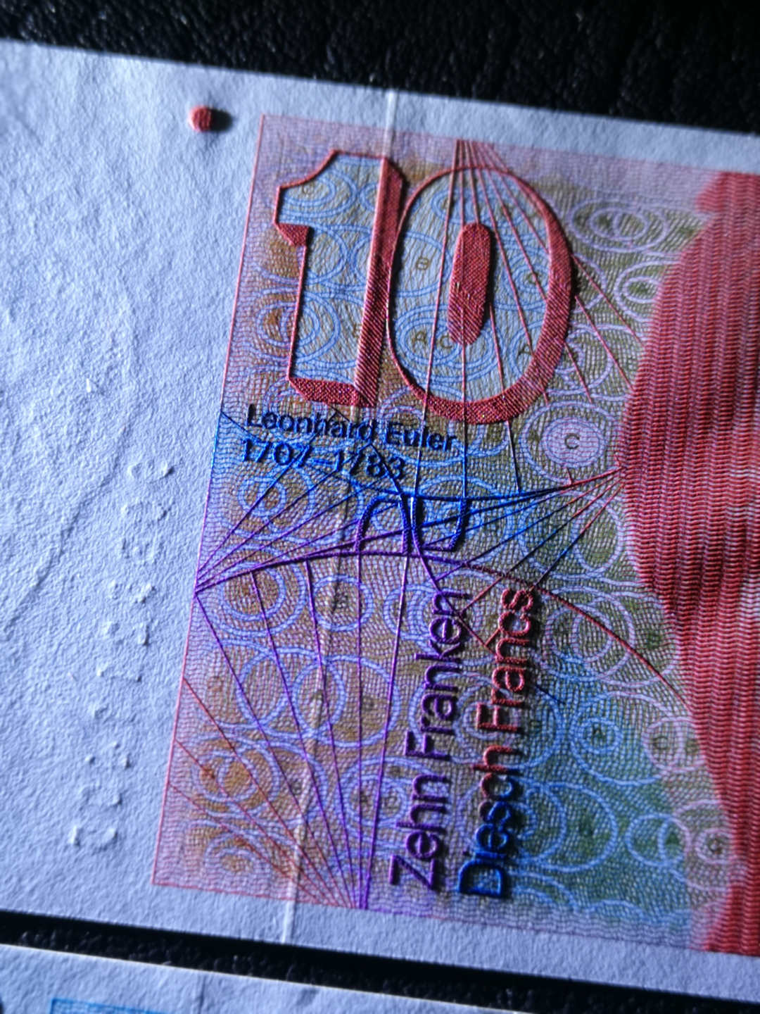 《外钞收藏家》第七十一期拍卖 瑞士人像版 20、10法郎两张  绝品