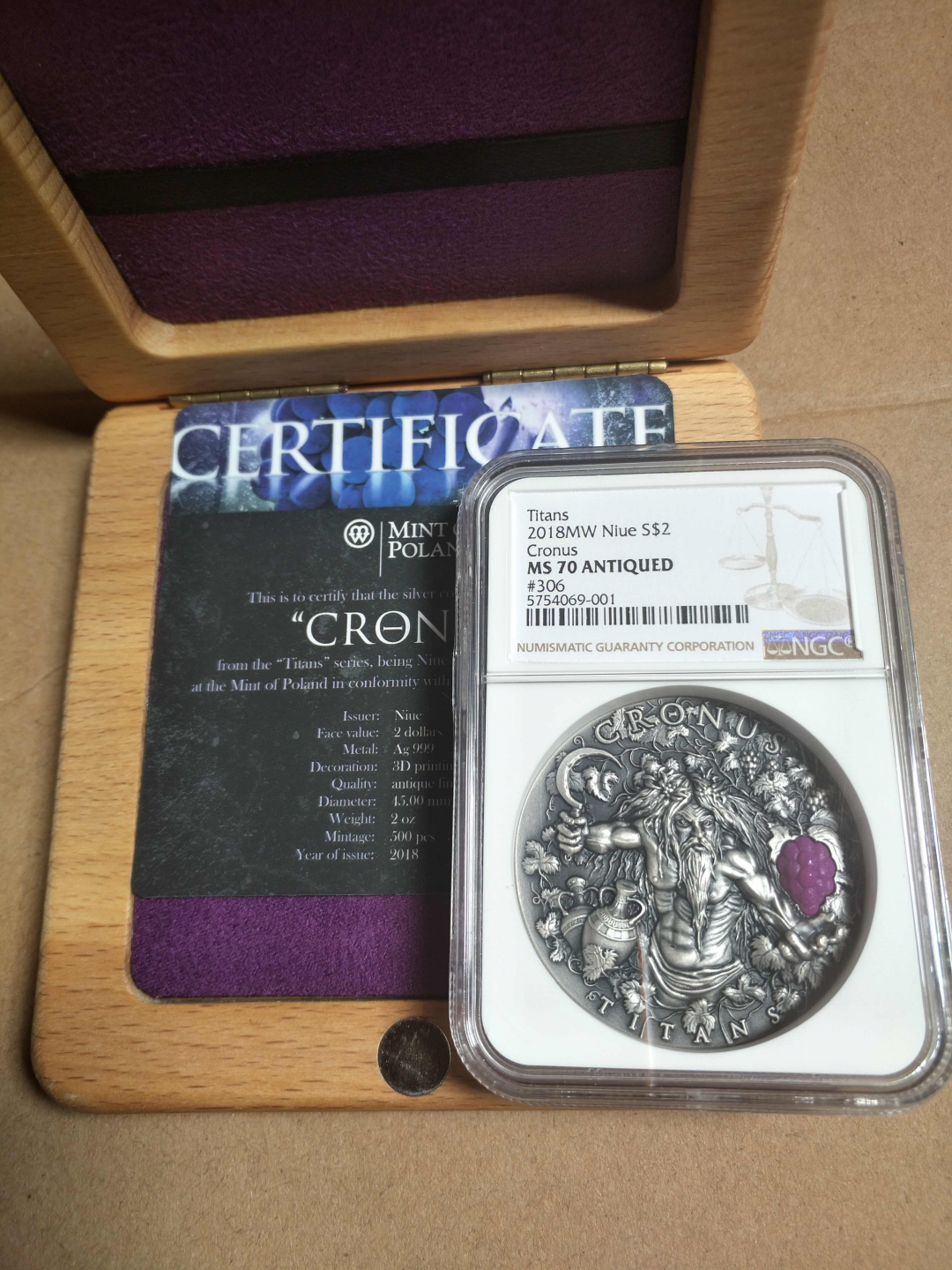 【币观天下】第七十六期拍卖 【纽埃】2018泰坦农神2oz仿古高浮雕币【ngc70】