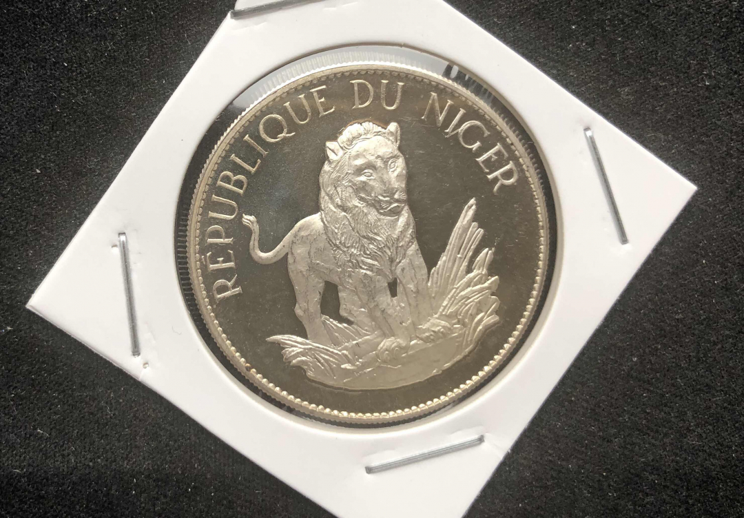 【币观天下】第七十六期拍卖 【尼日尔】1968年 10法郎 精制纪念大银币 狮子