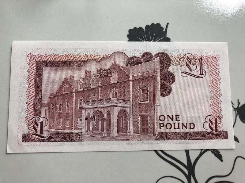 收藏联盟第九十四期拍卖 女王钞4张1元/镑免职 UNC如图 直布罗陀1元角轻微折