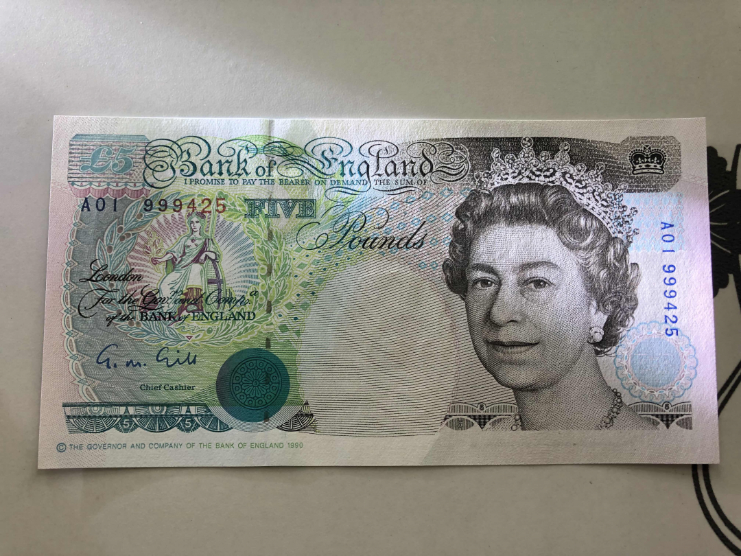 收藏联盟第九十四期拍卖 英国E序列皇冠版5镑A01首发 UNC