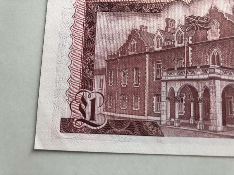 收藏联盟第九十四期拍卖 女王钞4张1元/镑免职 UNC如图 直布罗陀1元角轻微折