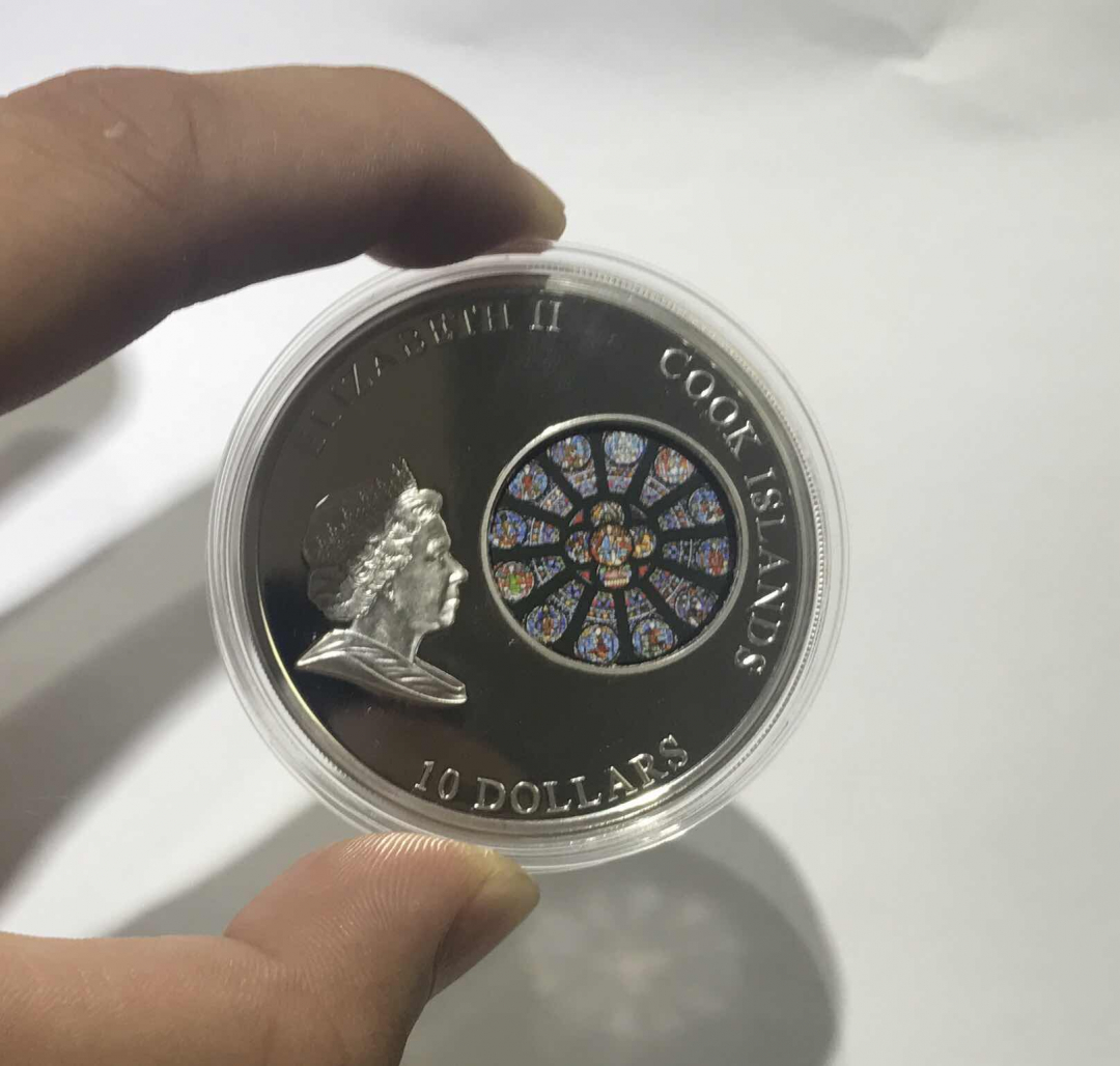 【随心拍&GetCoin】现代金银币拍卖第二十七期 2011年库克群岛发行天堂之窗法国巴黎圣母院镶彩色玻璃银币