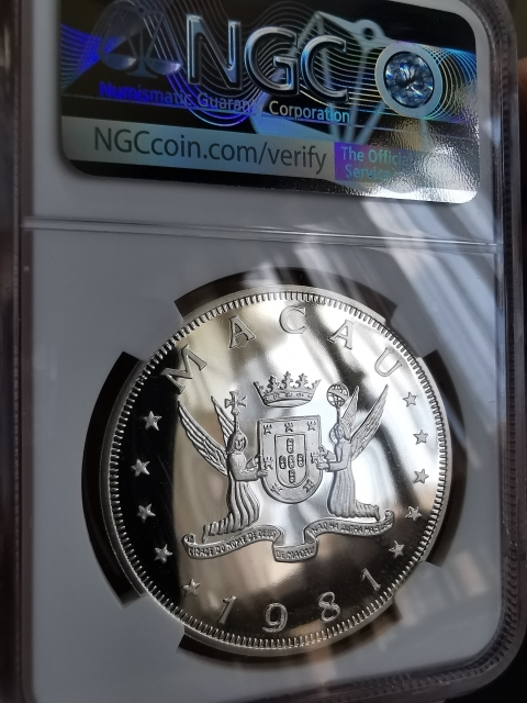 凡希社世界钱币微拍第九十五期 1981澳门生肖鸡100元银NGC-PF68UC