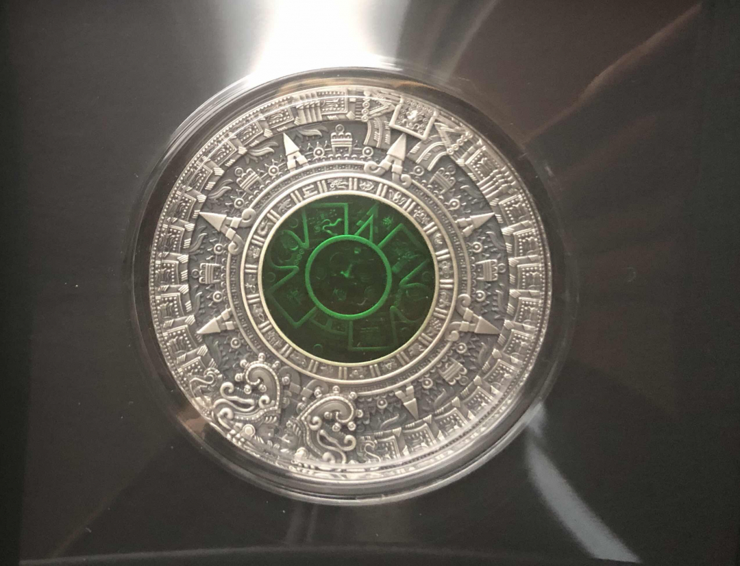 【币观天下】第七十八期拍卖 【纽埃】2019年纽埃古印第安文明阿兹特克日历石高浮雕仿古银币