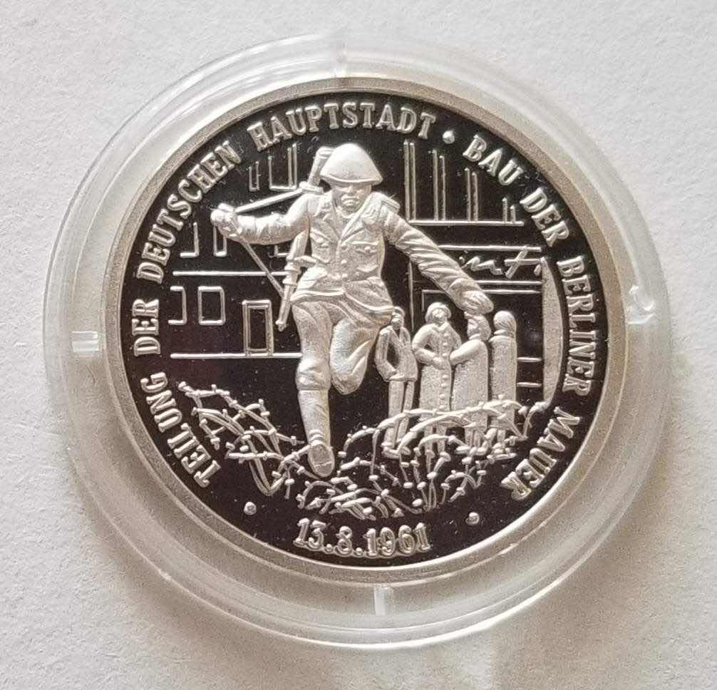 【币观天下】第七十八期拍卖 德国历史精彩瞬间“逃离柏林墙”纪念银章