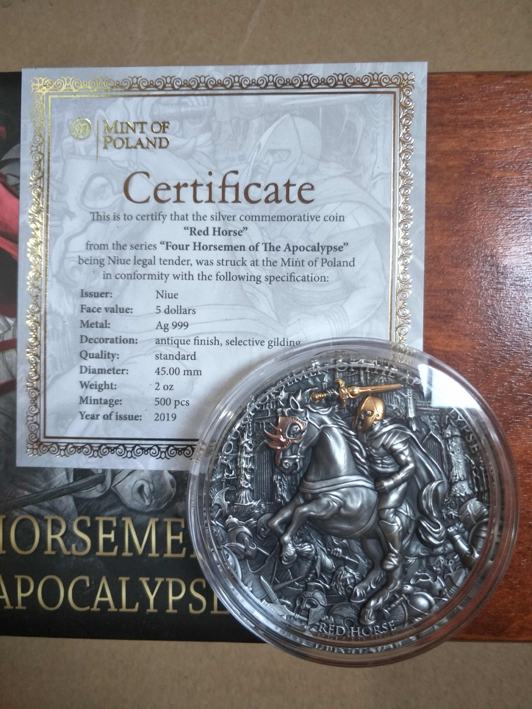 【币观天下】第七十八期拍卖 【纽埃】纽埃高浮雕系列四骑士第二枚红马