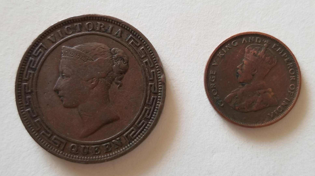 【币观天下】第七十八期拍卖 锡兰1870年5分1912年1分铜币两枚，品如图。