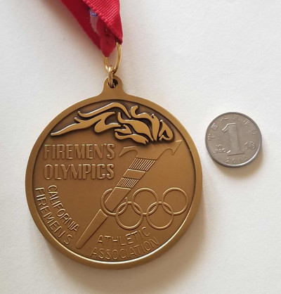 【随心拍&GetCoin】现代金银币拍卖第二十九期 1002年美国加州消防员田径协会奥运火炬纪念章直径52毫米。