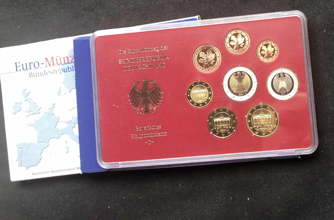 【币观天下】第七十九期拍卖-现代币专场 【德国】2004年欧元精制币套册【D厂】