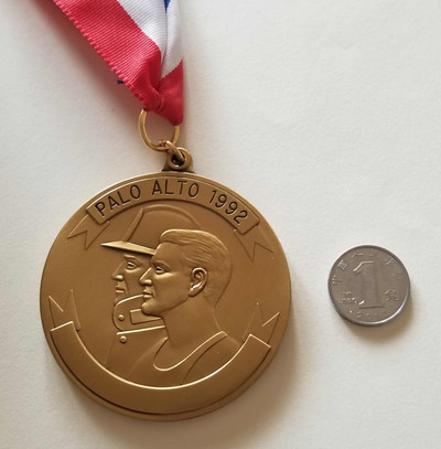 【随心拍&GetCoin】现代金银币拍卖第二十九期 1002年美国加州消防员田径协会奥运火炬纪念章直径52毫米。