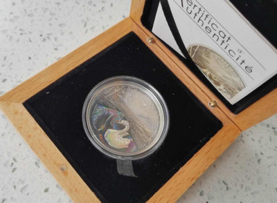 【随心拍&GetCoin】现代金银币拍卖第二十九期 喀麦隆2011年天鹅之爱仿古全息幻彩20克银币