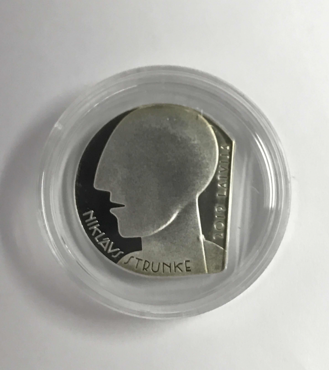 【随心拍&GetCoin】现代金银币拍卖第三十期 拉脱维亚2019年斯特鲁克《进入房间的人》异形银币