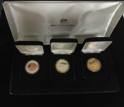 【随心拍&GetCoin】现代金银币拍卖第三十期 千禧年系列过去现在未来3枚一套带盒证外面带大的整盒(带原盒原证）