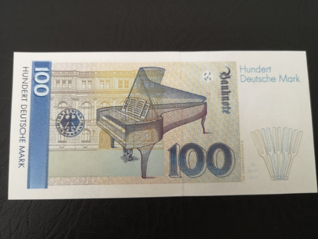 《外钞收藏家》第七十一期拍卖 1989年100马克克拉拉全新unc