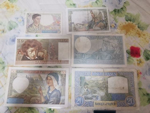 【鲸贝乐淘】千字文·第“剑号巨阙”号拍卖 【法国】老版法朗十张，流通品相，六到八品