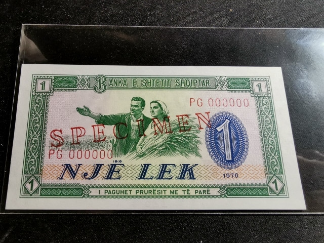 【鲸贝乐淘】千字文·第“剑号巨阙”号拍卖 【中国代印】1976年阿尔巴尼亚1列克全零票样，全新全品UNC，编码126