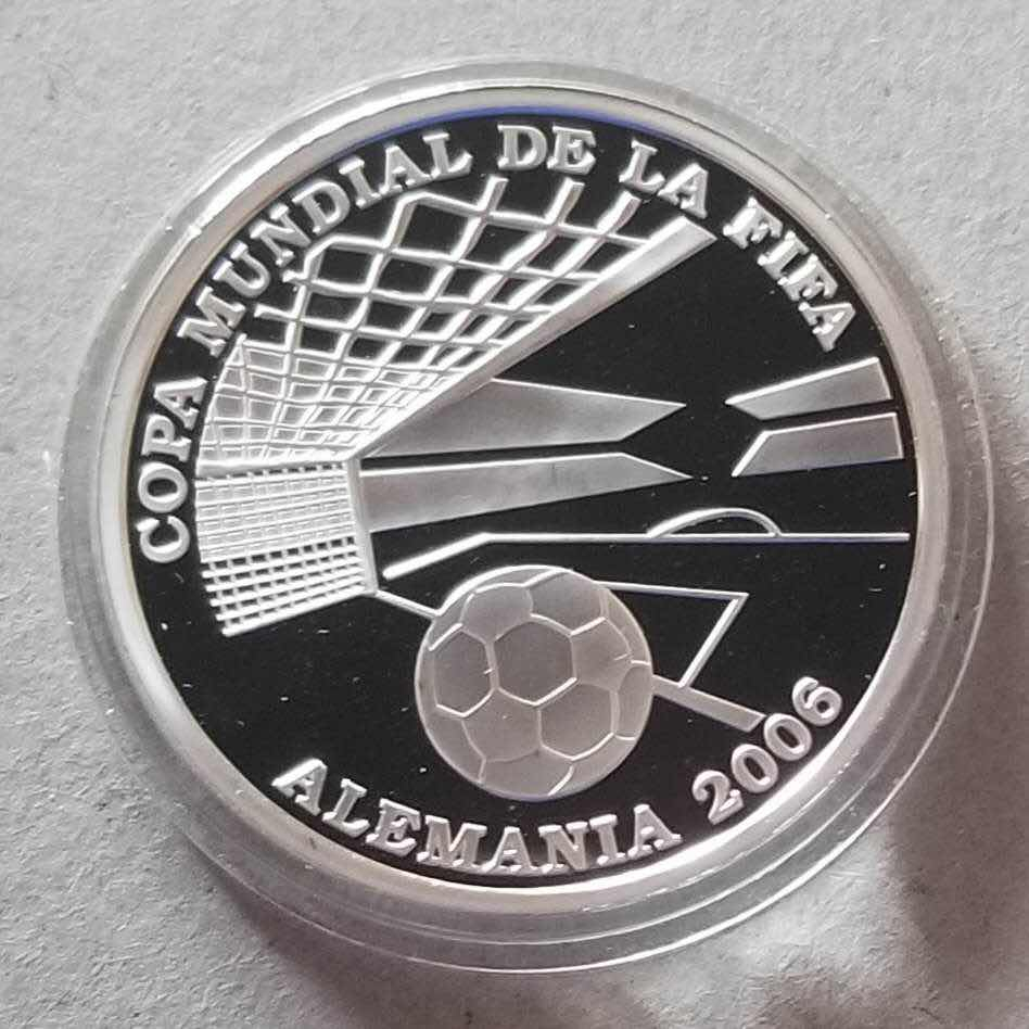 【币观天下】第八十二期钱币拍卖 巴拉圭2004年德国世界杯足球赛纪念银币，925银27克
