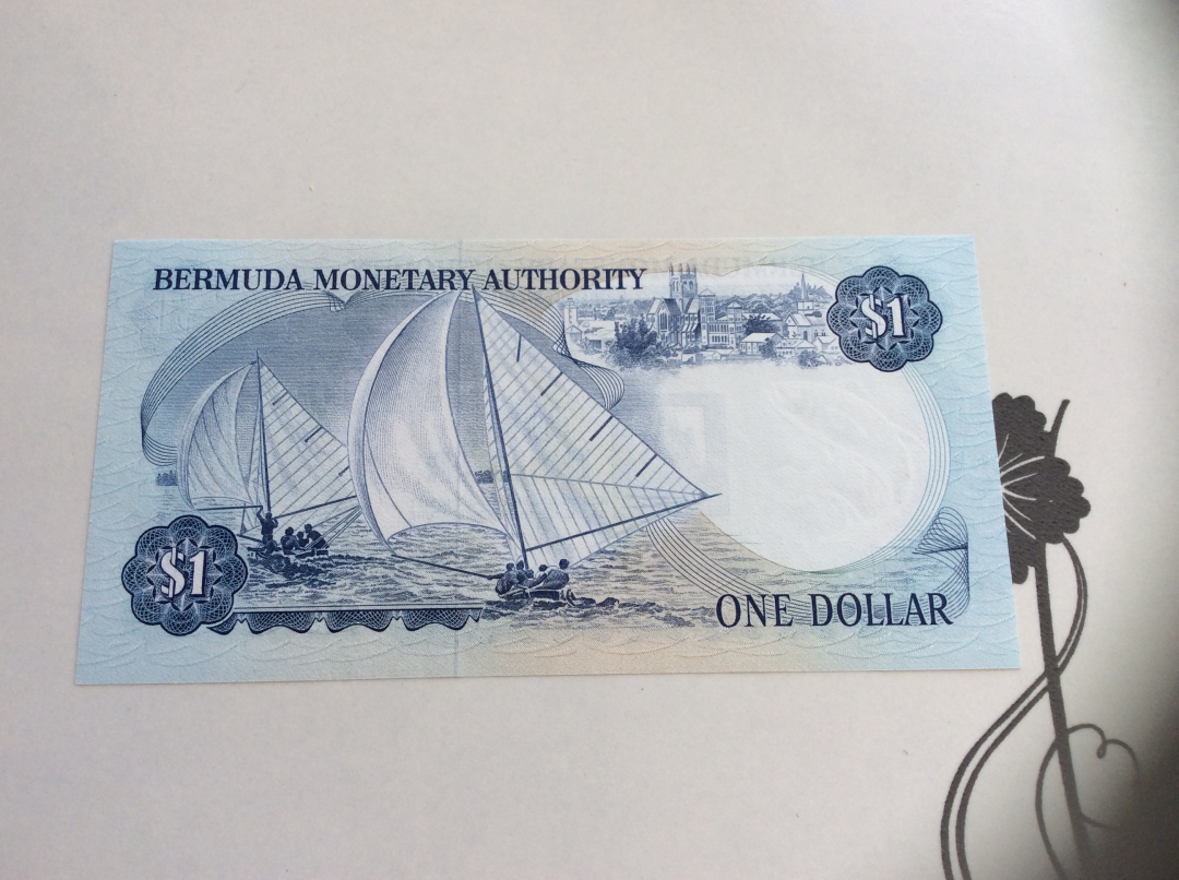 【收藏联盟】第九十八期拍卖 百慕大 1982年 1元 UNC- 角有软折 高冠女王 