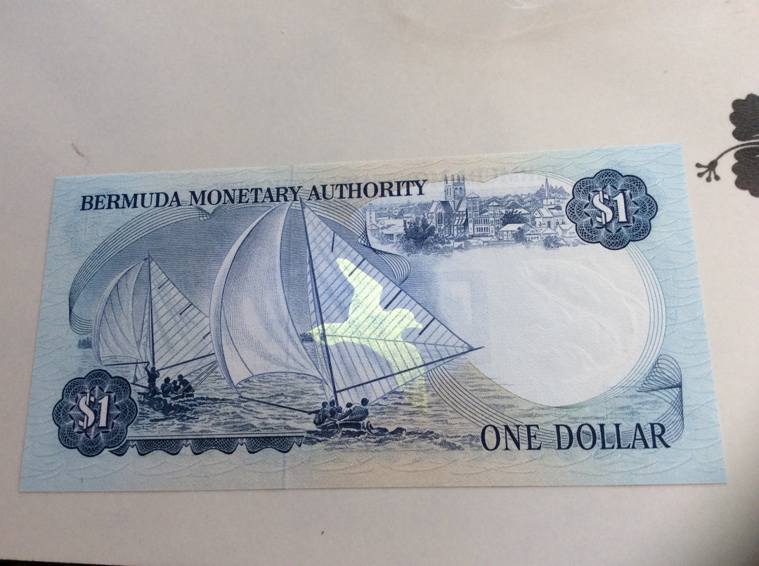 【收藏联盟】第九十八期拍卖 百慕大 1982年 1元 UNC- 角有软折 高冠女王 