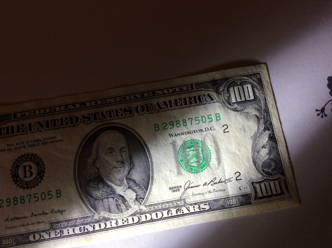 【收藏联盟】第九十九期拍卖 美国 1985年 100美金AU 有贯穿折 富兰克林 小头版 505尾