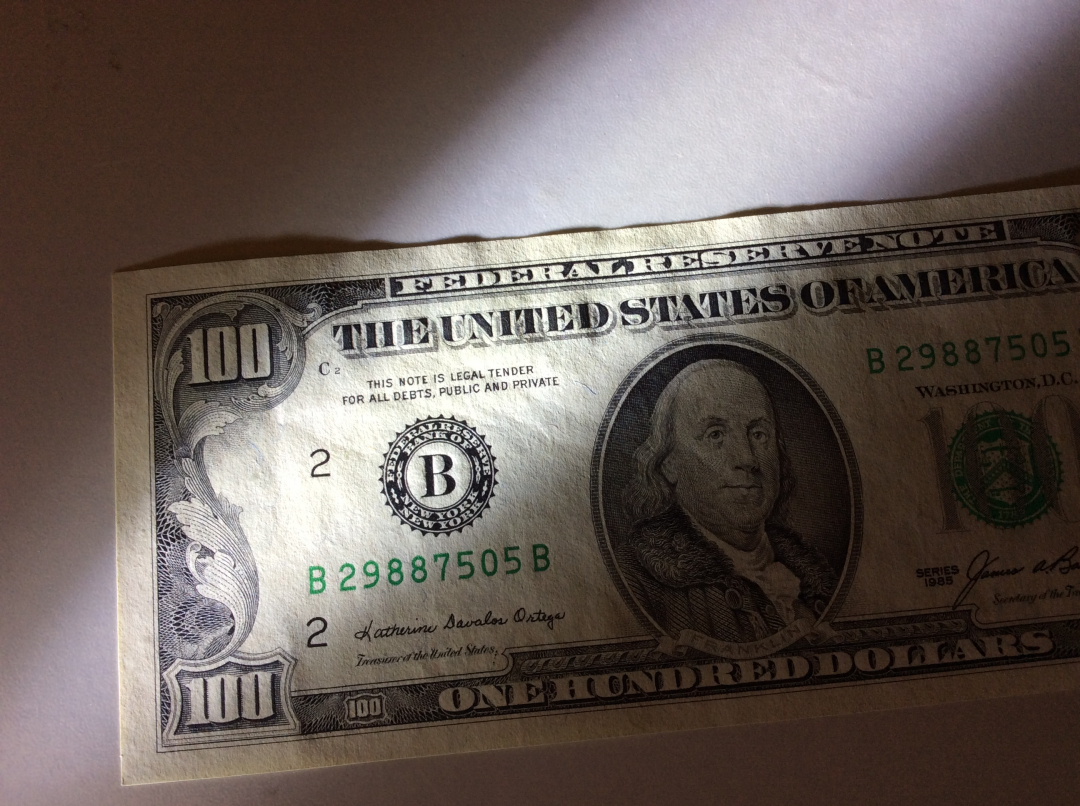 【收藏联盟】第九十九期拍卖 美国 1985年 100美金AU 有贯穿折 富兰克林 小头版 505尾