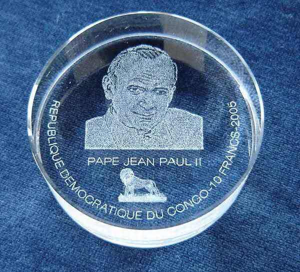 【币观天下】第八十四期钱币拍卖 刚果2005年“教皇保罗二世”水晶纪念币