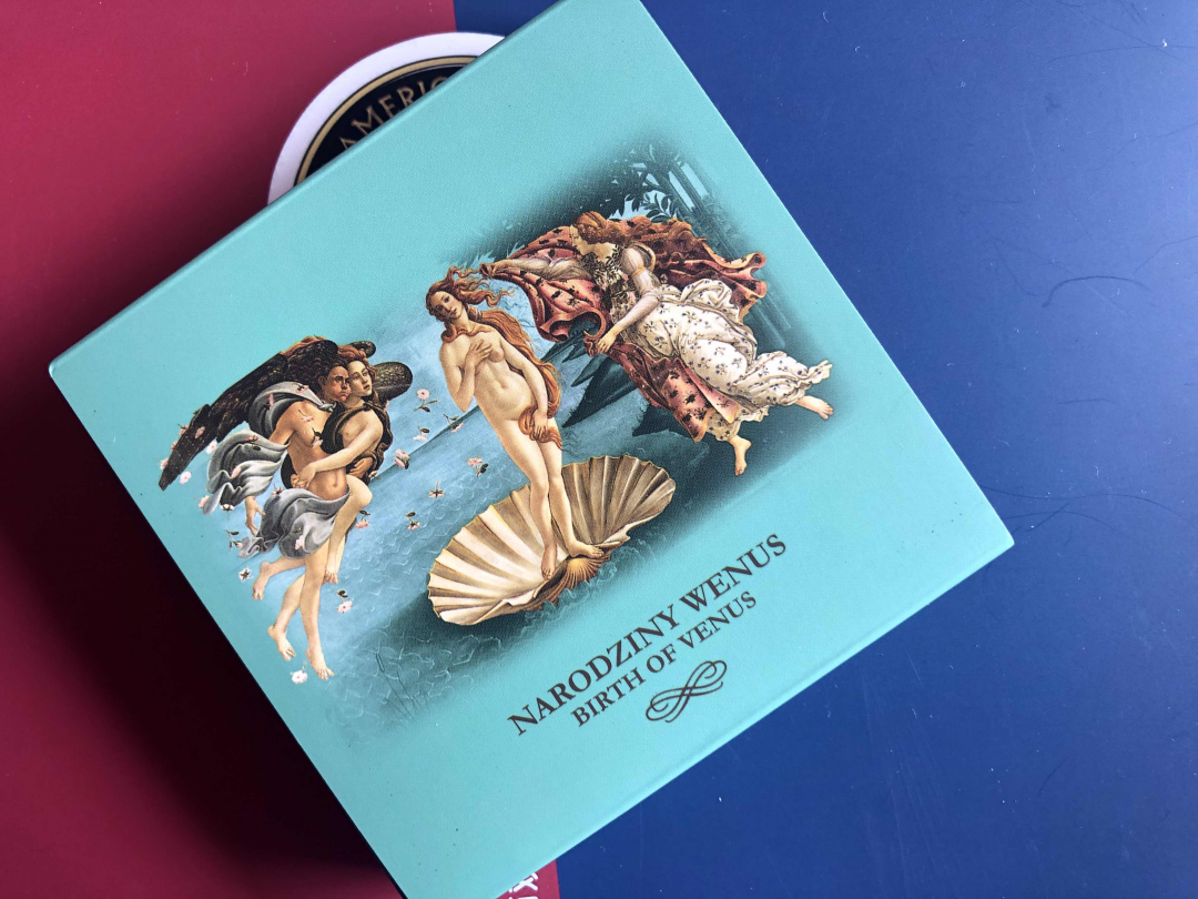 【币观天下】第八十四期钱币拍卖 纽埃2014年1新西兰元，文艺复兴 波提切利 超级名画“维纳斯的诞生”异形(方形)镶(镀)24K金精制彩色银币