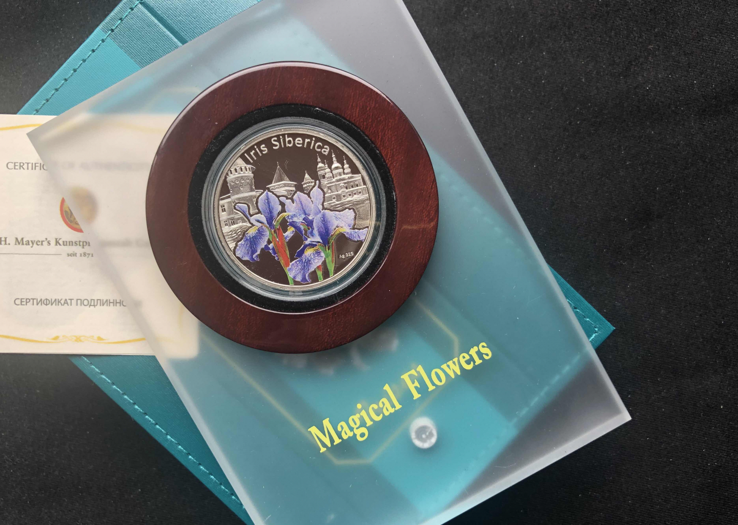 【币观天下】⭐️广州CICE展销会专场⭐️第八十五期钱币拍卖 【纽埃】纽埃2012年1新西兰元，神奇之花鸢尾花系列(1)---西伯利亚鸢尾花 彩色精制美头像银币