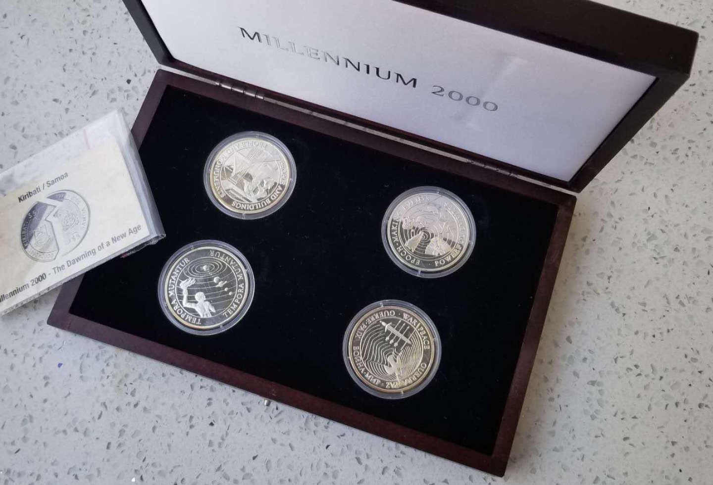 【随心拍&GetCoins】🌟广州展销会CICE专场🌟现代金银币拍卖第三十四期 基里巴斯和萨摩亚联合发行千禧年分割银币8枚，带证书包装。