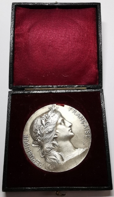 凡希社世界钱币微拍CICE专场拍卖 1880法兰西女神大银章50mm63克原盒