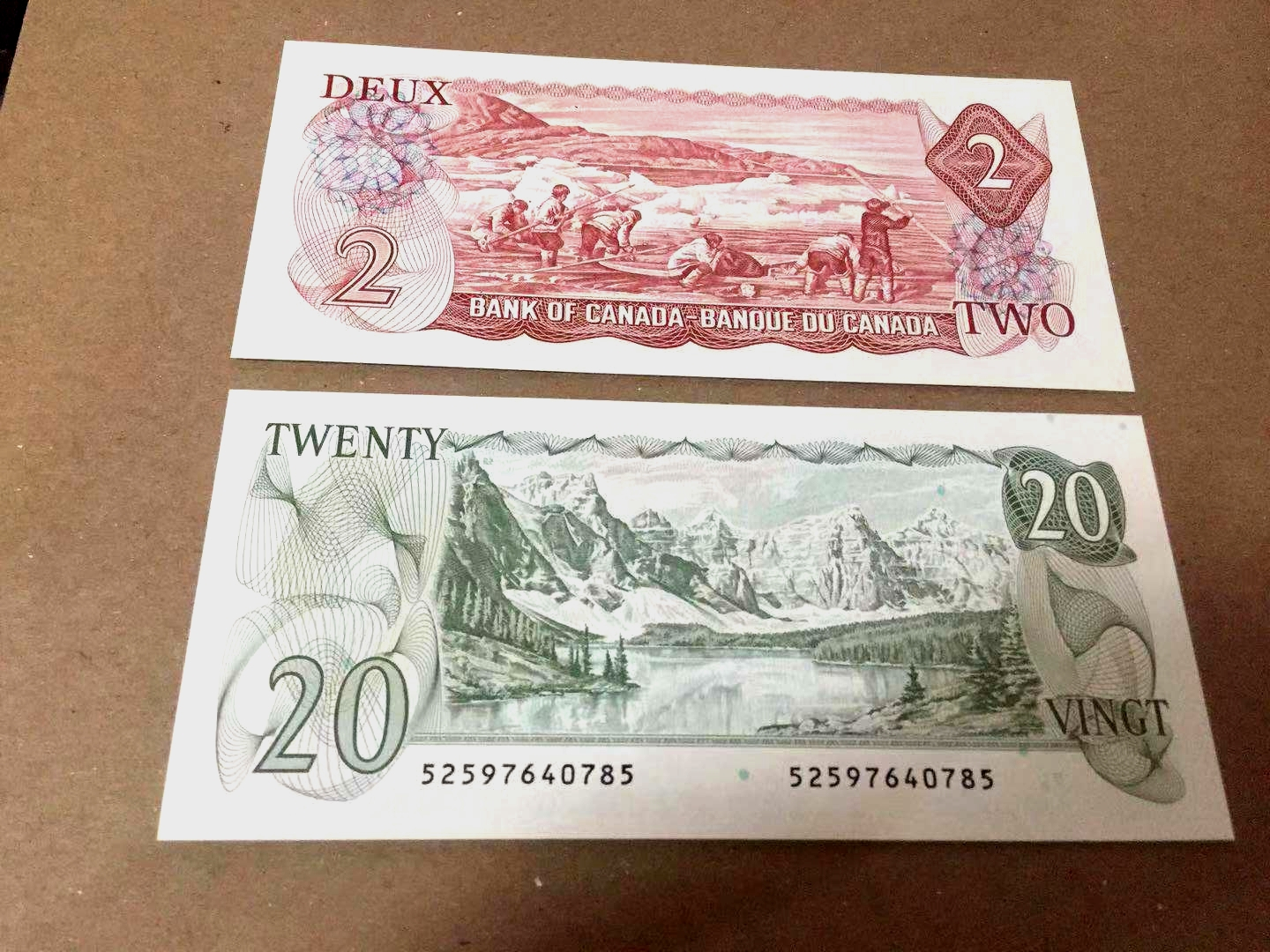 【收藏联盟】第102期拍卖 【一组2张】加拿大 1979年20元和1974年2元 全新UNC 绝品 