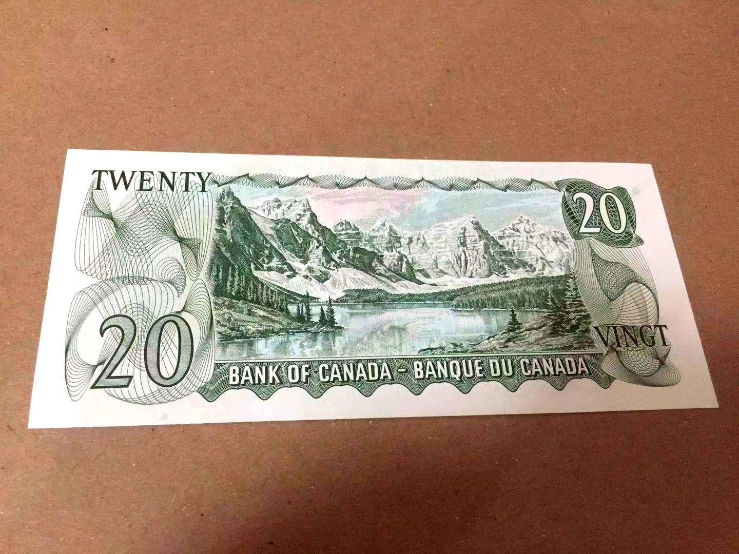 【收藏联盟】第102期拍卖 【早期版本】加拿大 1969年 20元 全新UNC 绝品 p89a 深色版