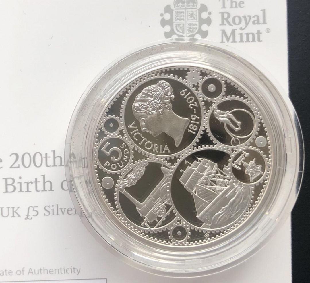 【币观天下】第八十六期钱币拍卖 【英国】维多利亚女王200周年加厚银币