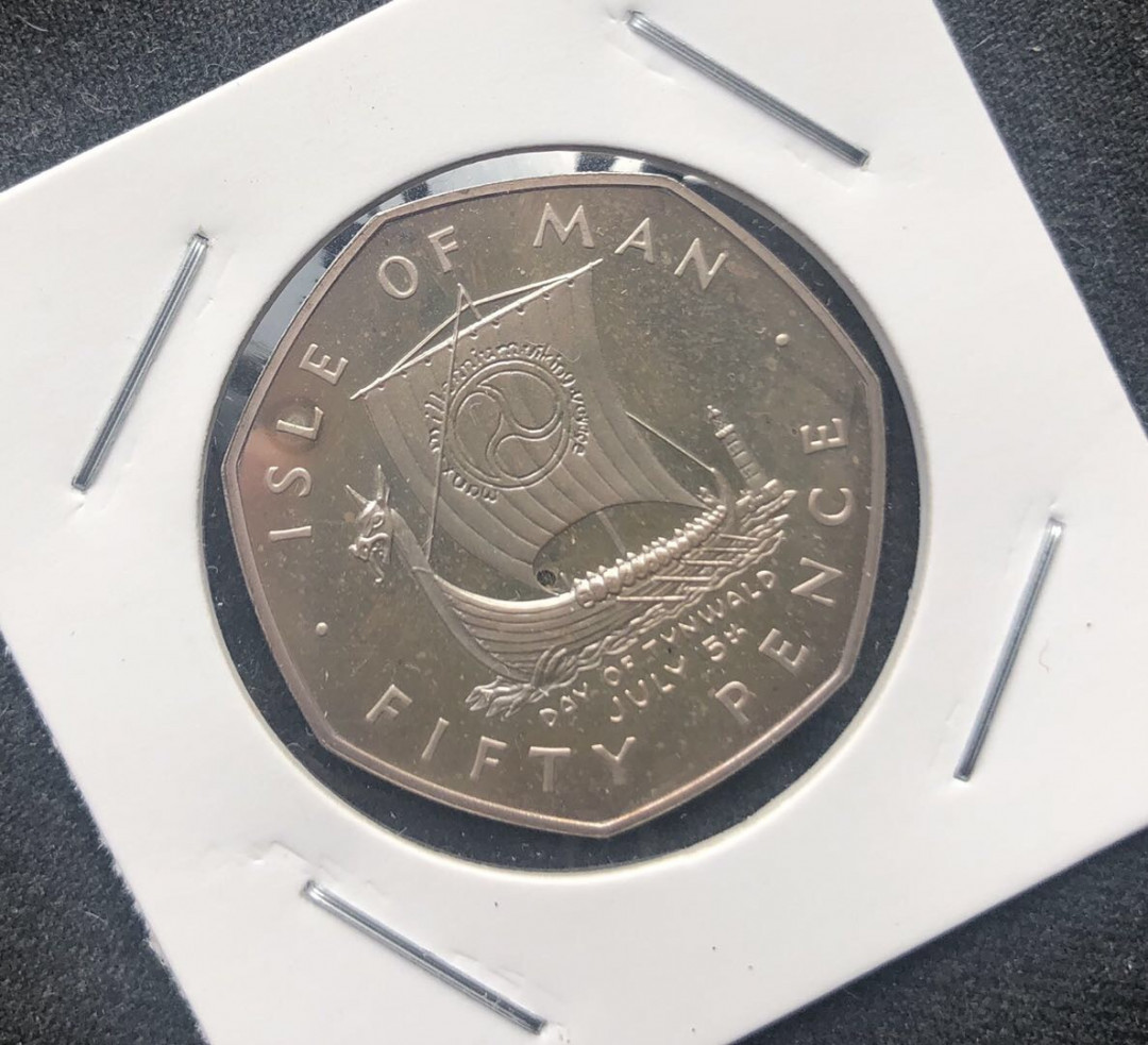 【币观天下】第八十六期钱币拍卖 【马恩岛】1979马恩岛50分币龙舟银币