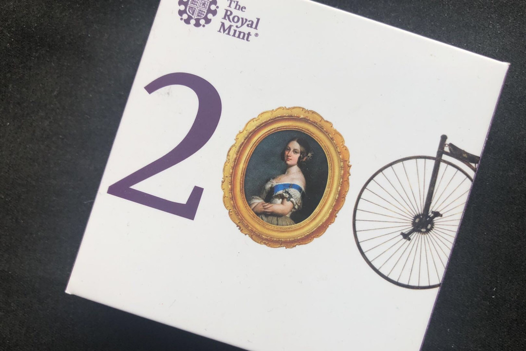 【币观天下】第八十六期钱币拍卖 【英国】维多利亚女王200周年加厚银币