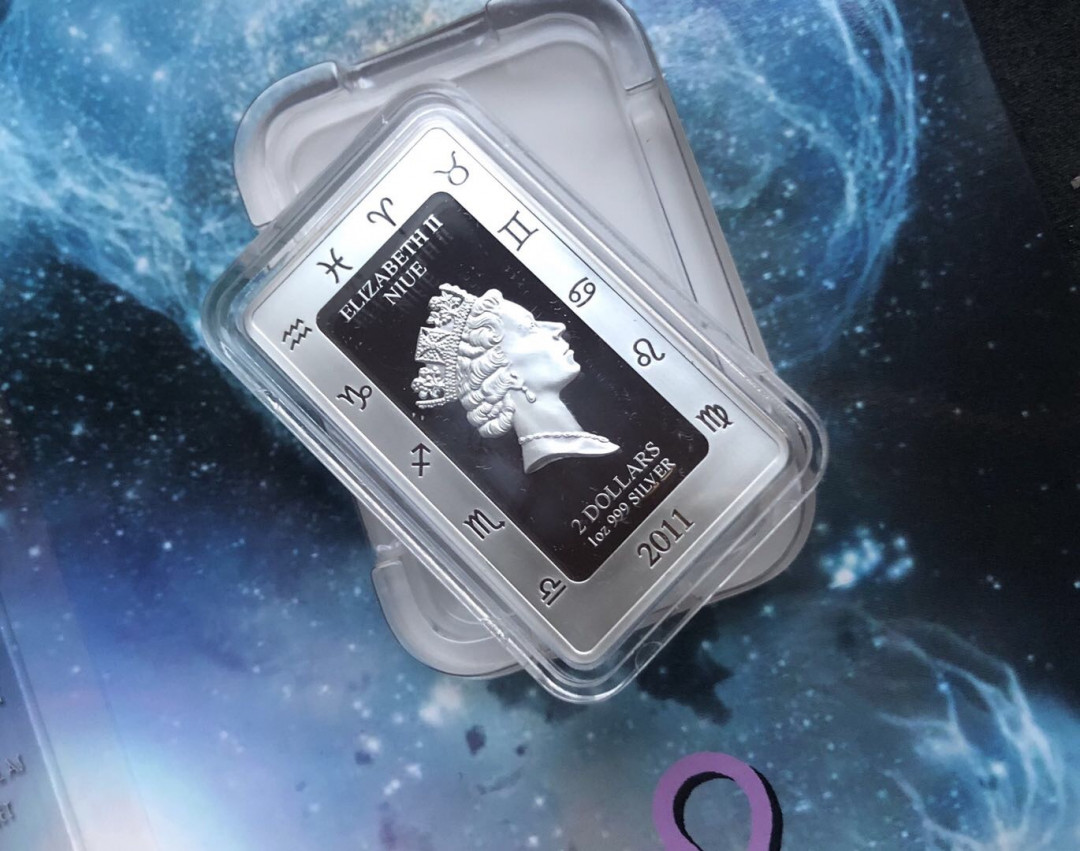 【币观天下】第八十六期钱币拍卖  纽埃2011年1元，1盎司 日本大师加贺谷穰超级大作-蓝色梦幻星空“狮子座”异形 高清彩色 精制银币