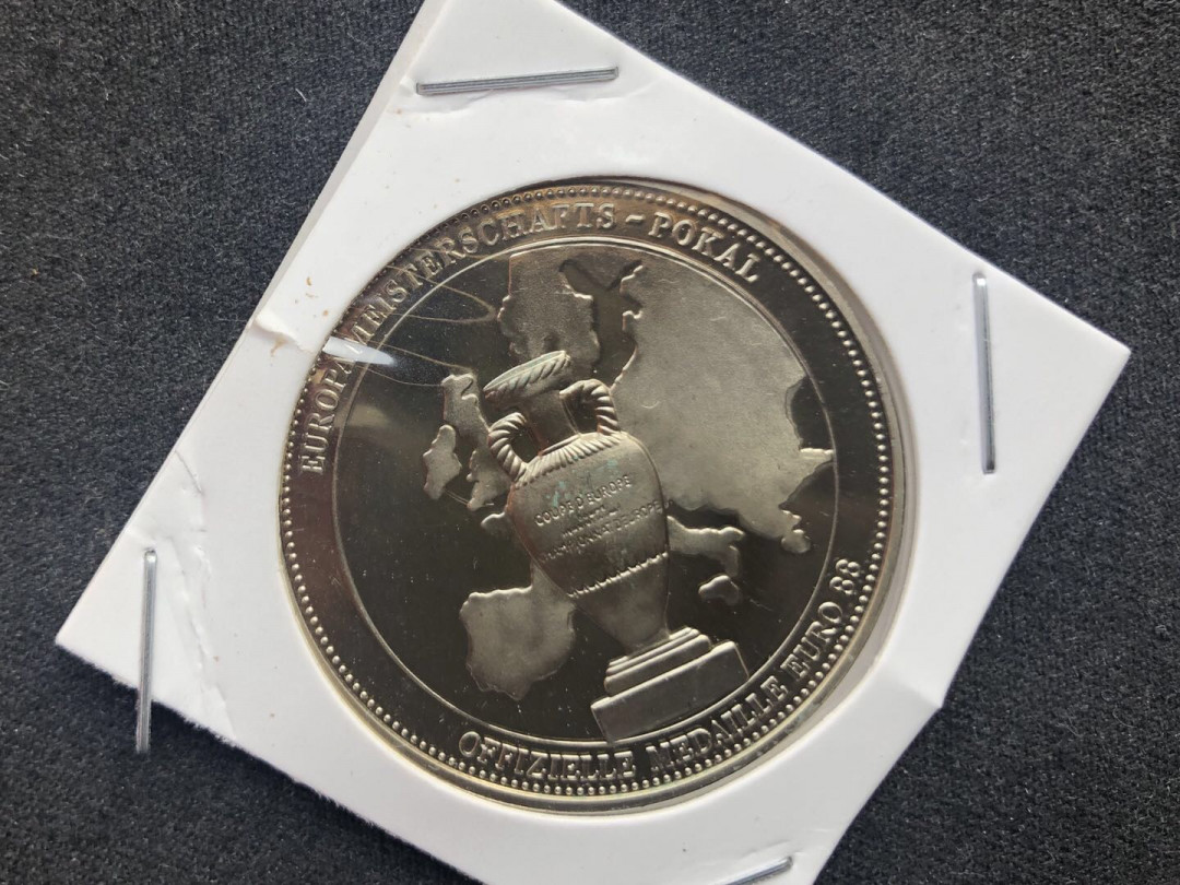 【币观天下】第八十六期钱币拍卖 【德国】1988年欧洲杯纪念章