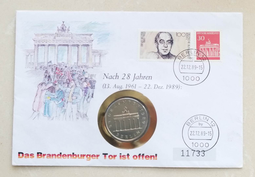 【币观天下】第八十六期钱币拍卖 东德1990年勃兰登堡门开放柏林墙的拆除20马克纪念邮币封，铜镍合金币。