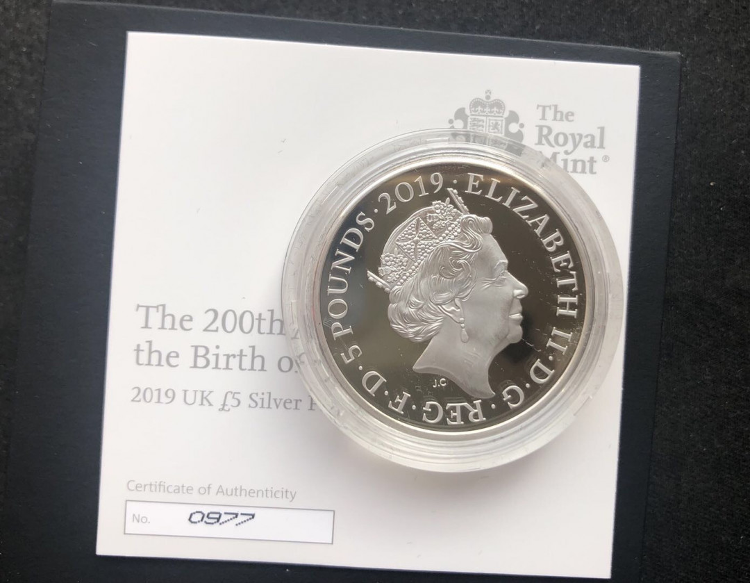 【币观天下】第八十六期钱币拍卖 【英国】维多利亚女王200周年加厚银币