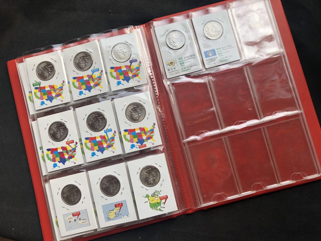 【币观天下】第八十六期钱币拍卖 美国1999年~2009年美国50州+6个美属地流通纪念币全套精美礼册装 （全P版，定制纸夹带）