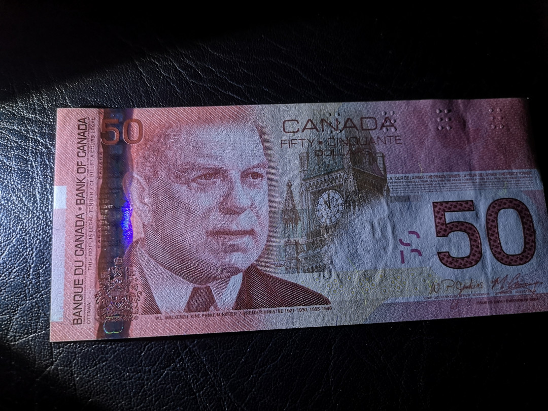 《外钞收藏家》第七十二期拍卖 加拿大2004年旅版50  全新unc