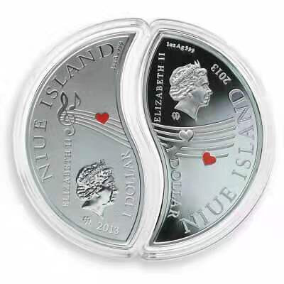 【币观天下】第八十七期钱币拍卖 【纽埃】纽埃2013年2新西兰元，2盎司“恋爱中的猫”浪漫相依 异形(太极八卦图形) 拼图偶合 双面彩色 精制银币2枚套装