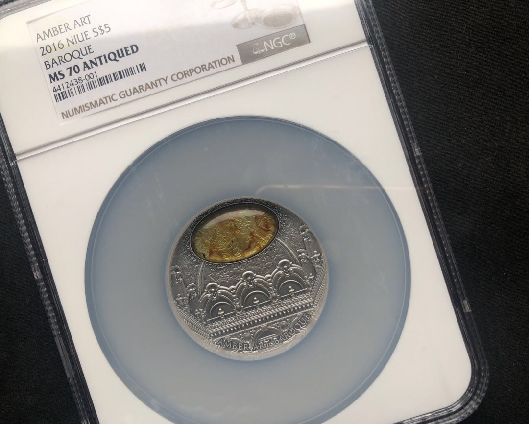 【币观天下】第八十七期钱币拍卖 2016帕劳琥珀镶嵌巴洛克艺术2oz银币ngc70