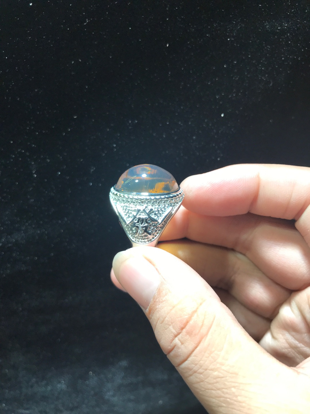 缅甸天然琥珀专场 缅甸高白蓝琥珀戒指，男士豪华款